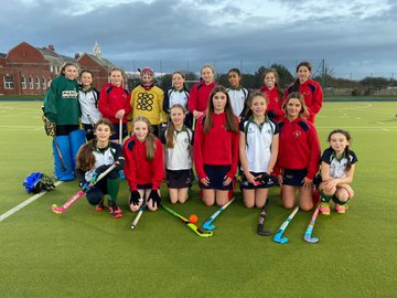 Year 7 finish term with great afternoon of hockey against Ripley