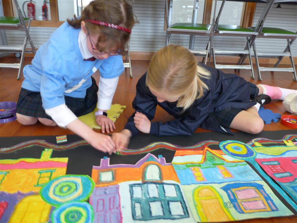 Year 3 pupils sketch Westby Street houses