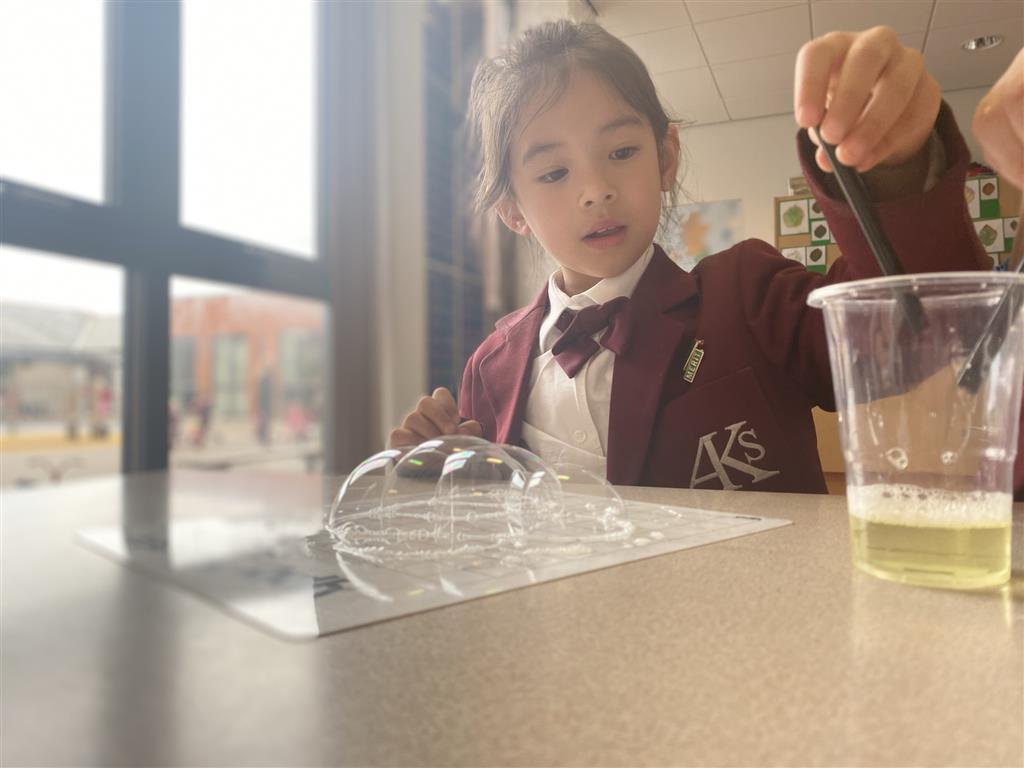 'Making the everyday exciting' Science Week in Prep School