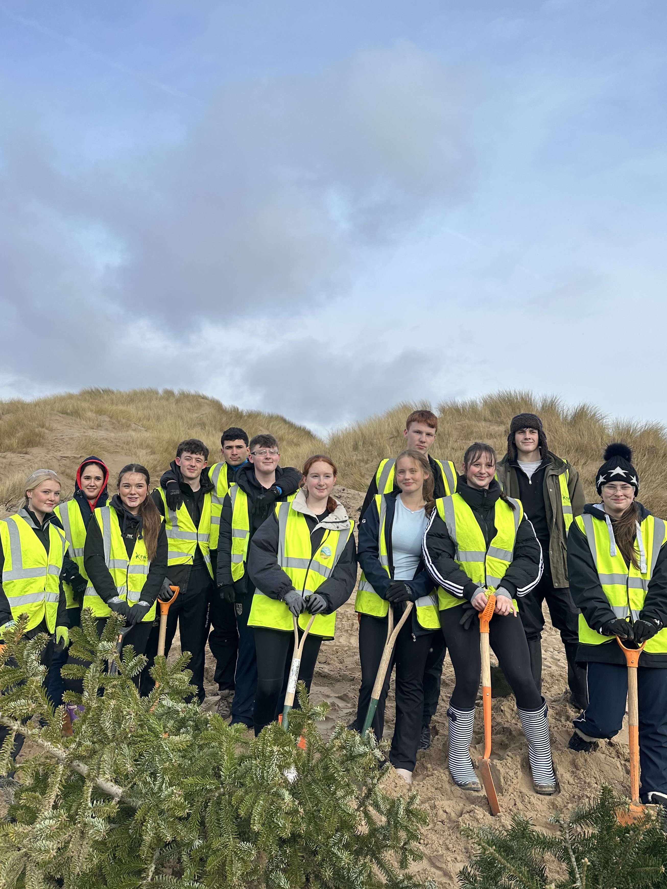 Students Strengthen Sea Defences Through Fylde Sand Dunes Initiative